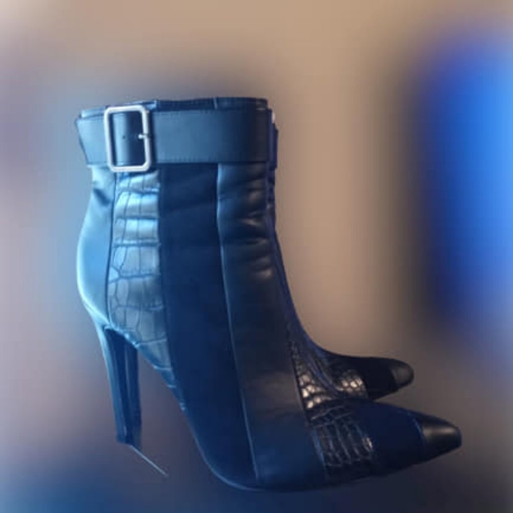 LEATHER BLACK BOOTS